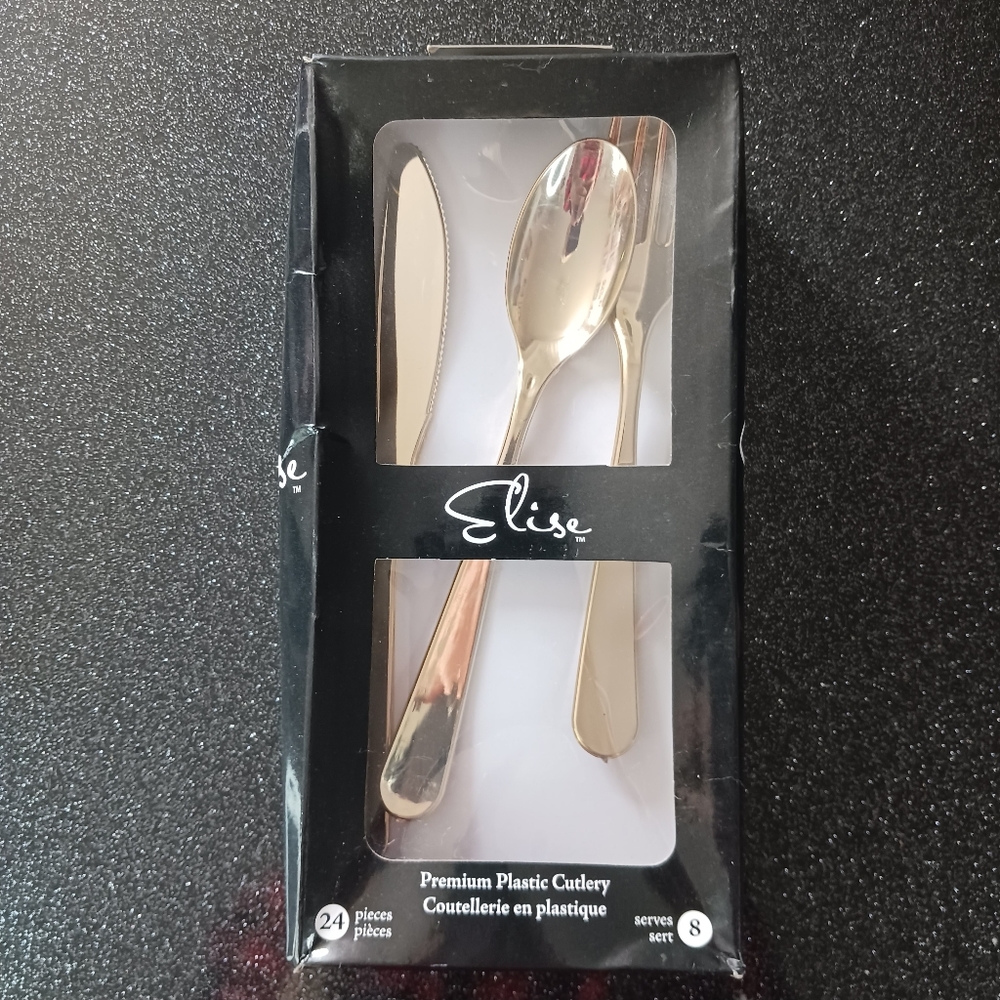 24 Piece Set of Gold Premium Plastic Cutlery.